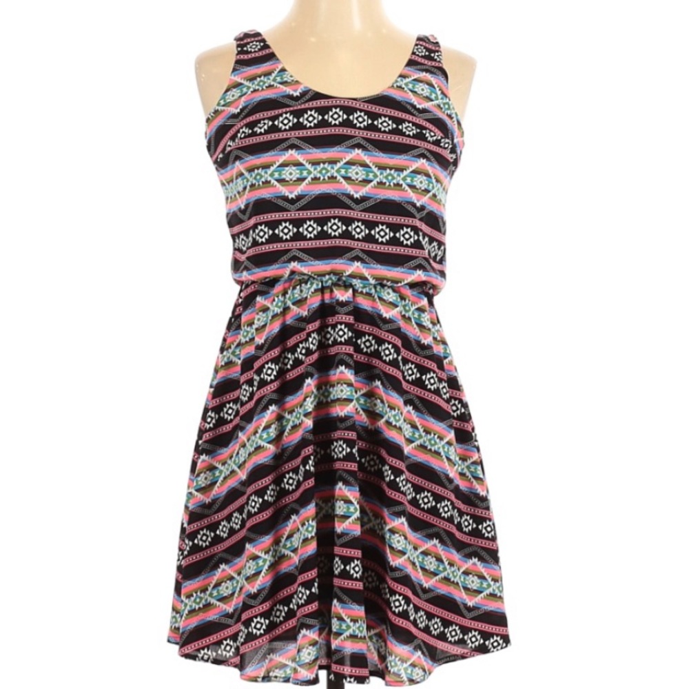 Lush | XS Sleeveless Dress Color Print Cut Outs - Picture 3 of 5